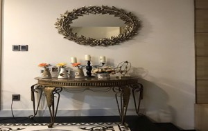 Nhà đẹp lung linh với gương trang trí