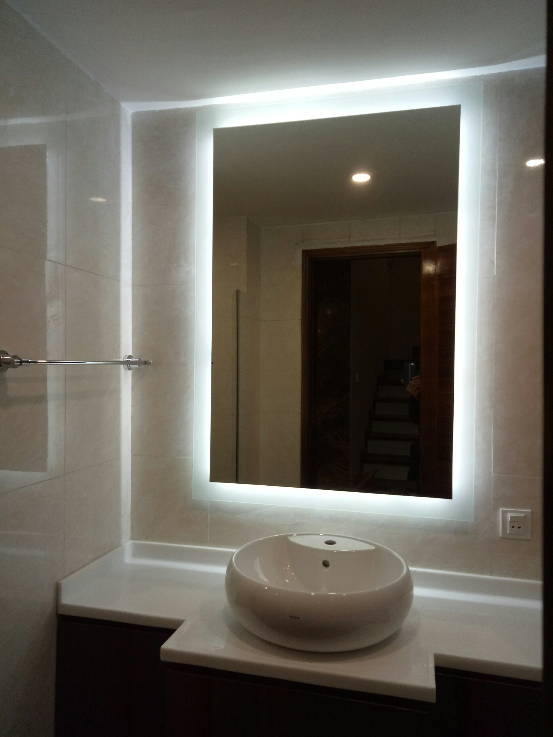 Gương đèn led phòng tắm Art-là sản phẩm gương cao cấp