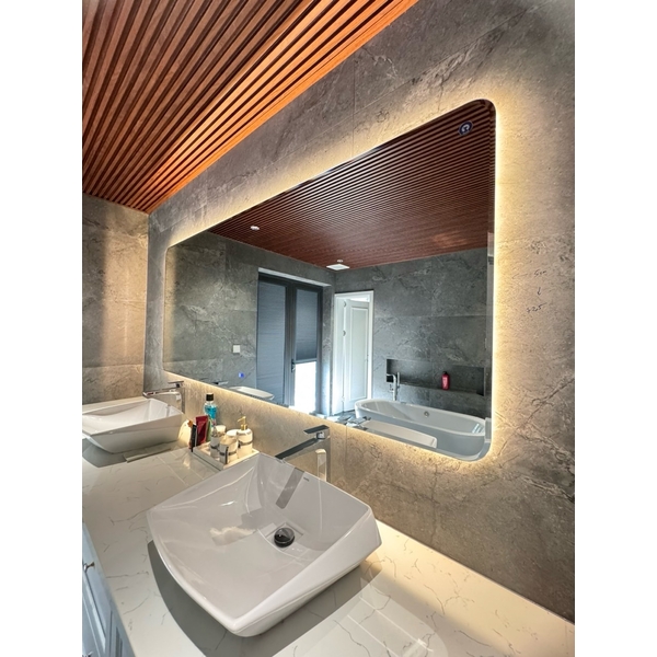 Gương led khung lớn phòng tắm