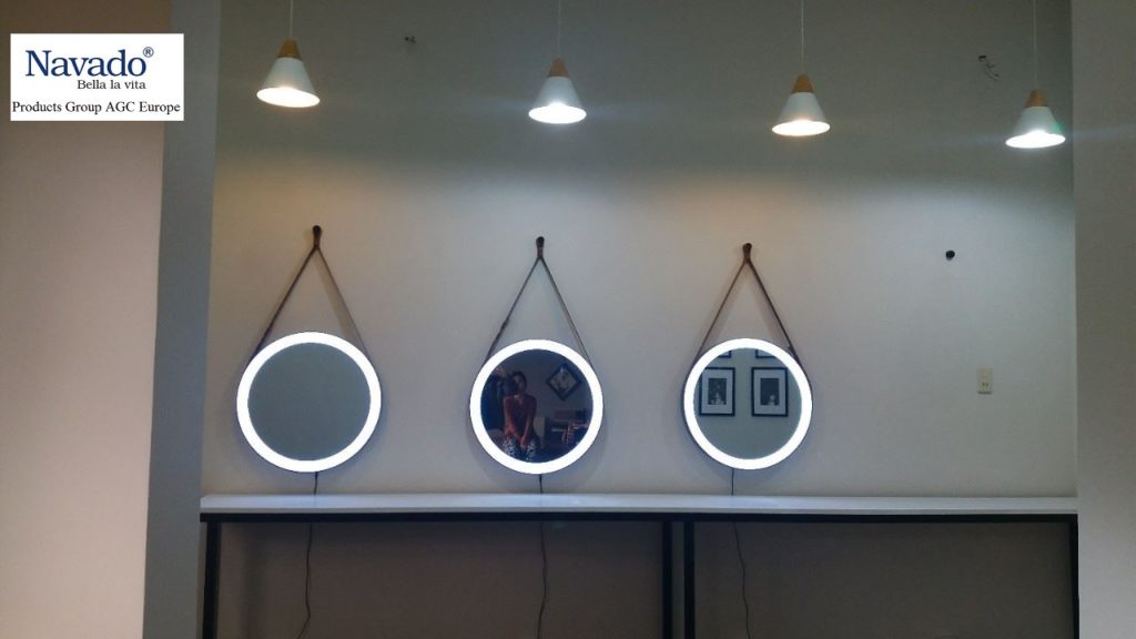 gương đèn led bàn trang điểm