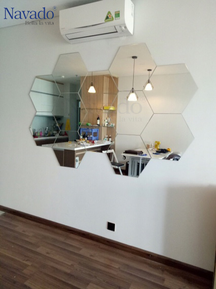 Những mẫu gương treo tường đẹp cho phòng khách