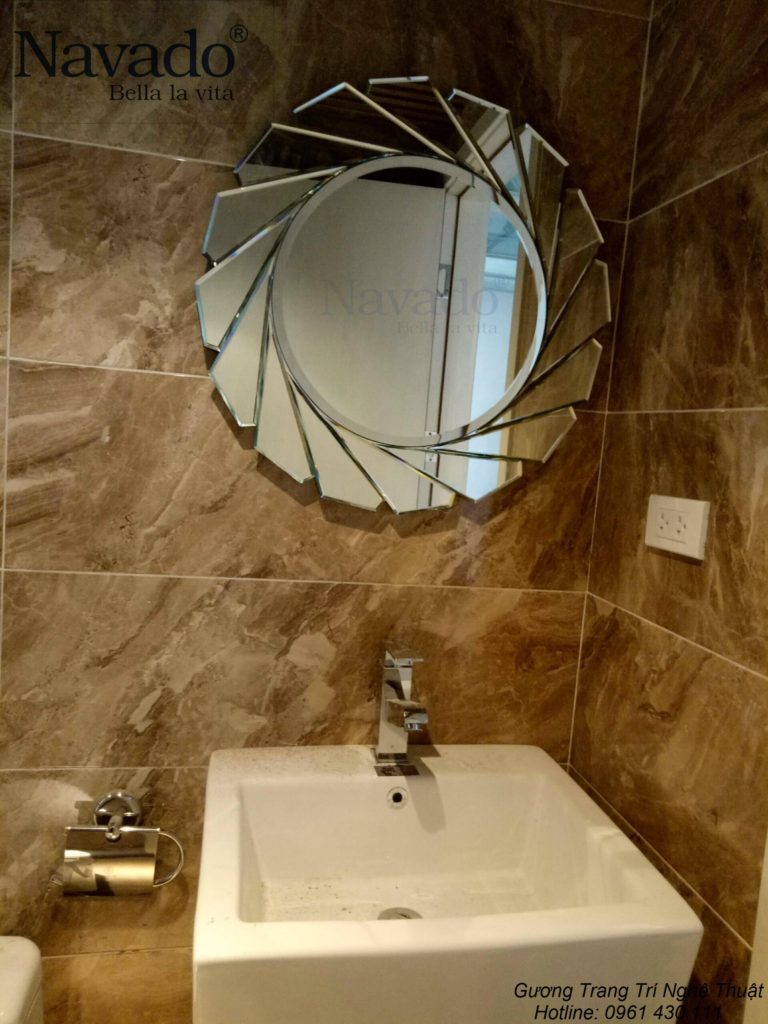 Những lưu ý cho bạn khi chọn gương phòng tắm