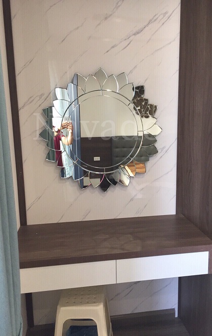 buying interior decorative mirrors