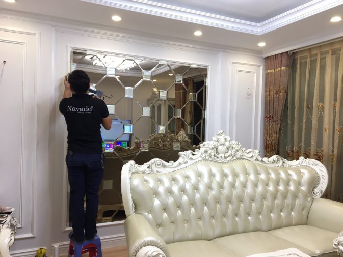Gương ghép tường phong cách cổ điển