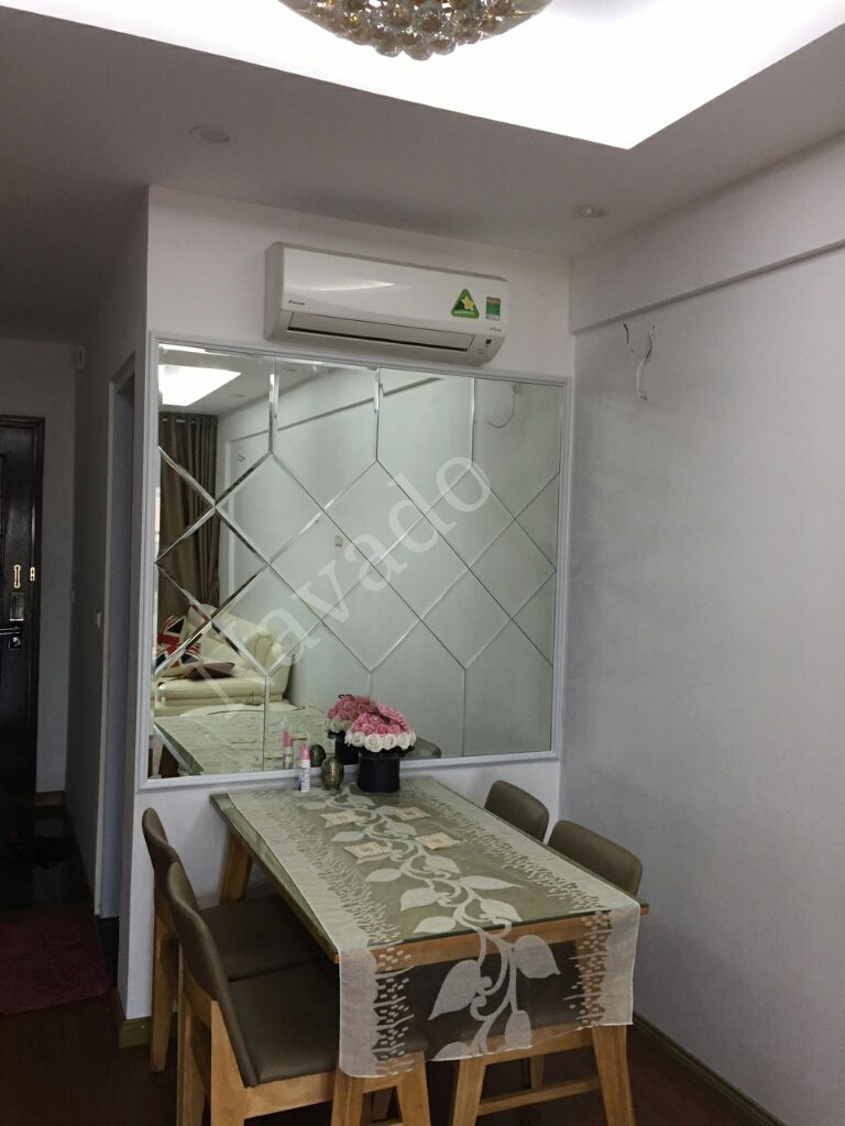 Gương nghệ thuật ghép tường phòng ăn