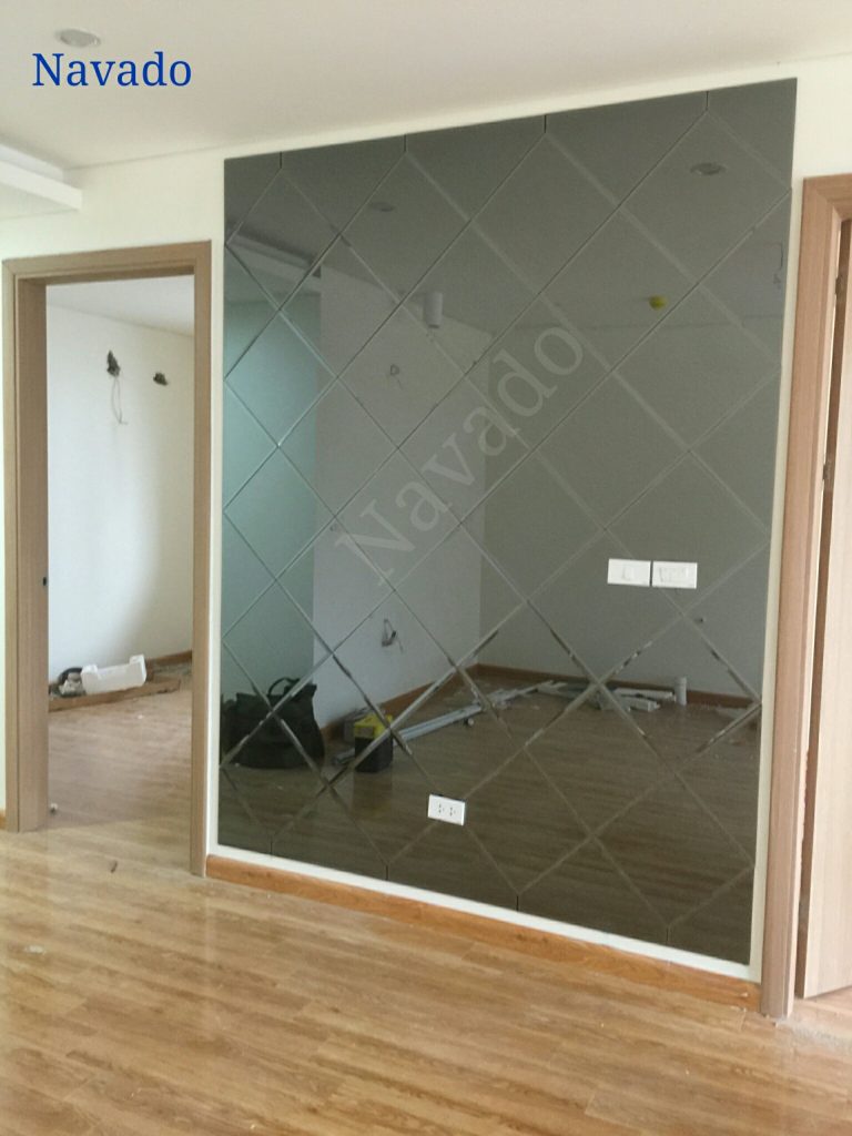 Gương trang trí ghép dán tường phòng khách