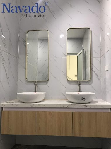 Gương vành inox gold phòng tắm